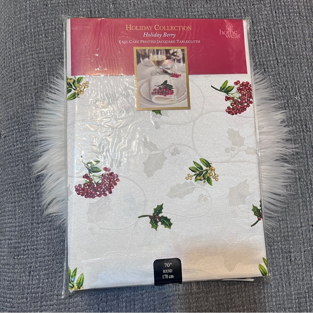 Homewear Holiday Table Linens Holiday Berry Tablecloth 70” Round Christmas